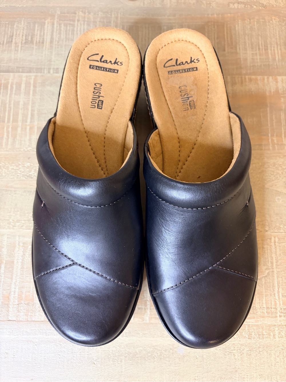 *NWT* Clarks Women’s Black Leather Presley Sheen Clogs, Size 9 - Picture 3 of 7
